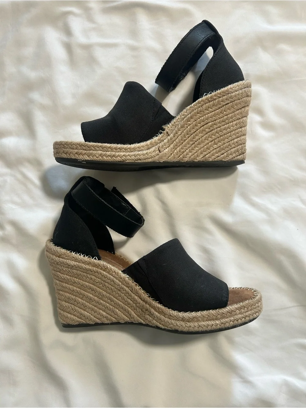 TOMS Women’s Black Canvas Wedge Espadrille Sandals Size 8 1/2